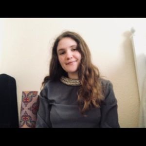 Meet your Posher, Larisa